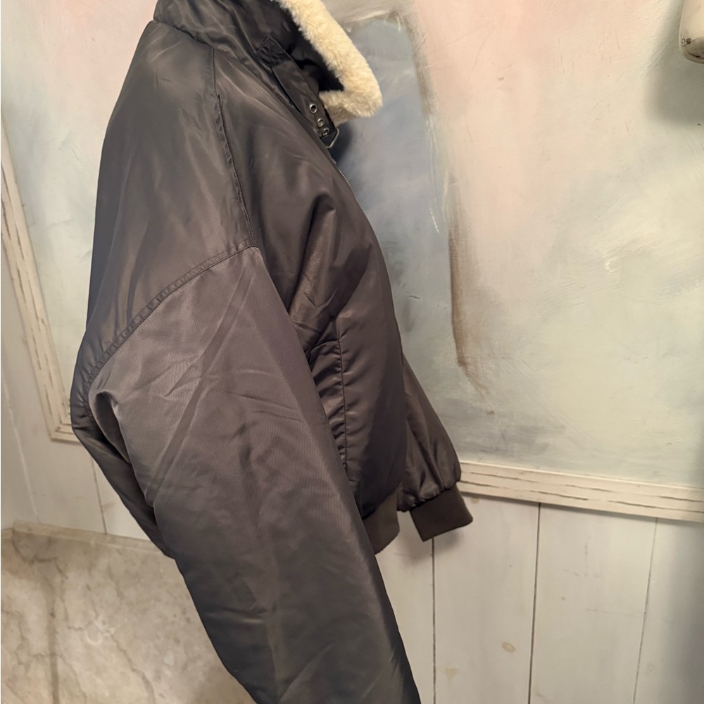 Lioness Gray Bomber Jacket with Cream Collar - Picture 9 of 15